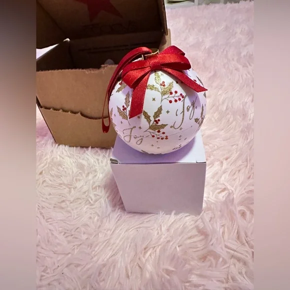 Initial necklace ornament letter E perfect for a Christmas gift 😊 - Picture 2 of 5